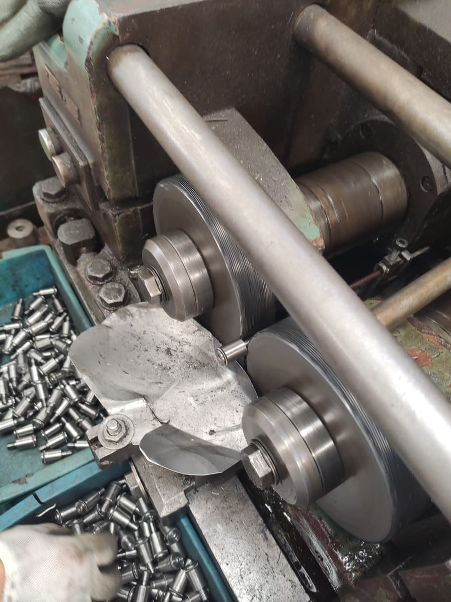 Zinc alloy casting equipment with metal parts at the machine